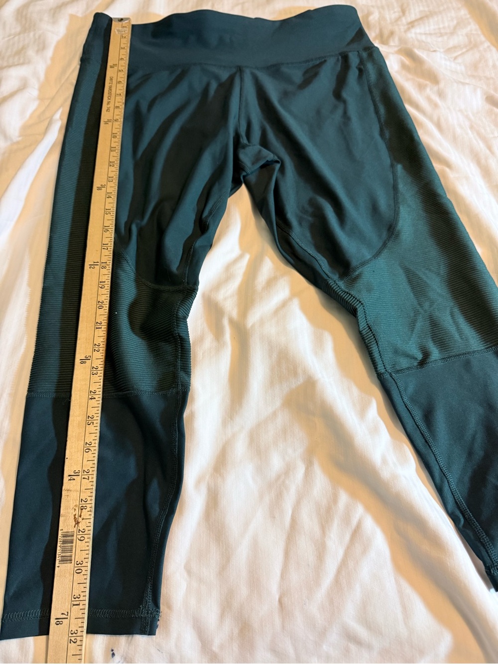 Xersion Green  Capri Work Out Pants
